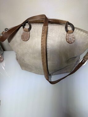 Henry Beguelin handbag
 Brown Trim - Everyday Shoulder Bag